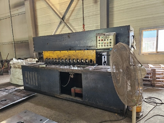 본건 기계기구(15)