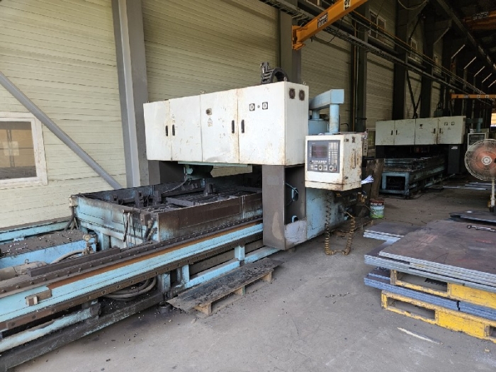 본건 기계기구(22)