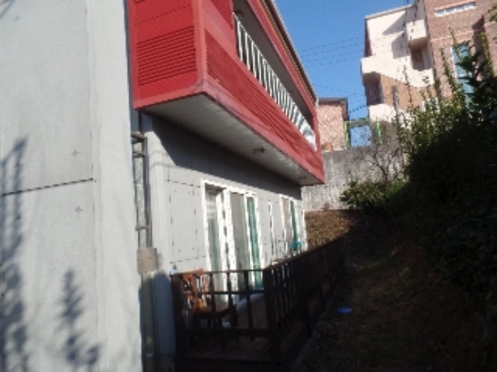 기호 9. 건물 후면