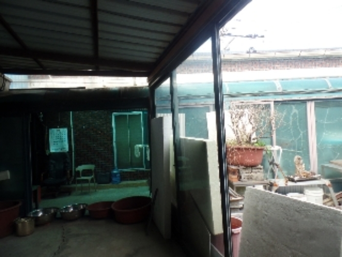 기호 6. 2층 주택 부분 부합물 가추, 샷시 등