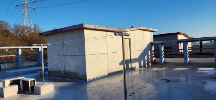 기호2번 옥상 계단실