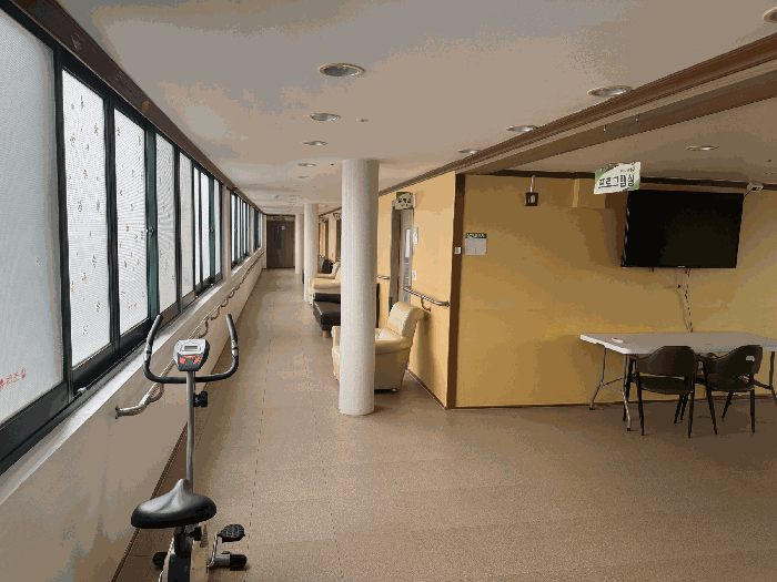 기호 1) 4층 내부