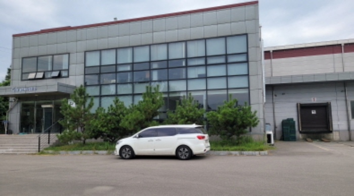 기호23. 다담 유한회사 영농조합법인 간판이 있는 제2동 전경