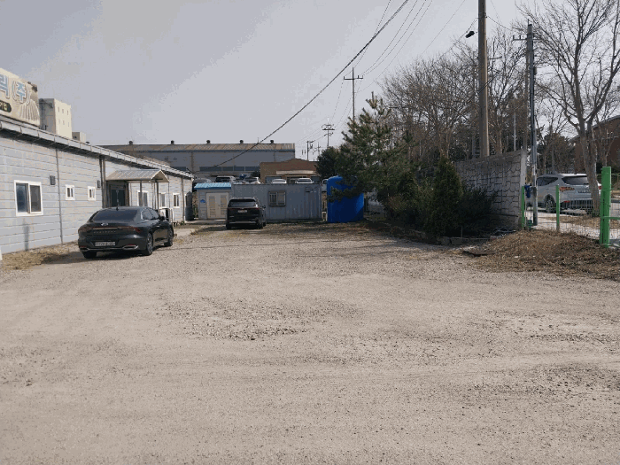 본 건 전 경
(이동식 컨테이너 등 전경)