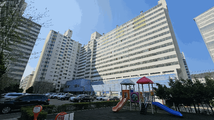 < 본건 소재 건물 및 아파트단지 내부 전경 >‘><br /><img src=