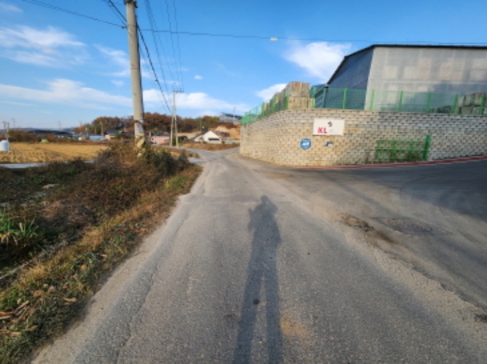 목록 4.(건물 앞 도로)