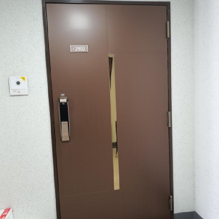 세대현관문 전경 