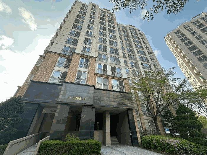 본건 소재 건물 전경