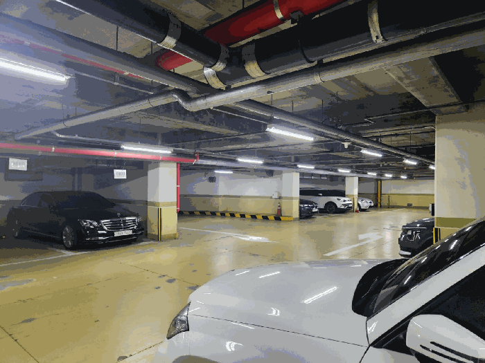지하 주차장