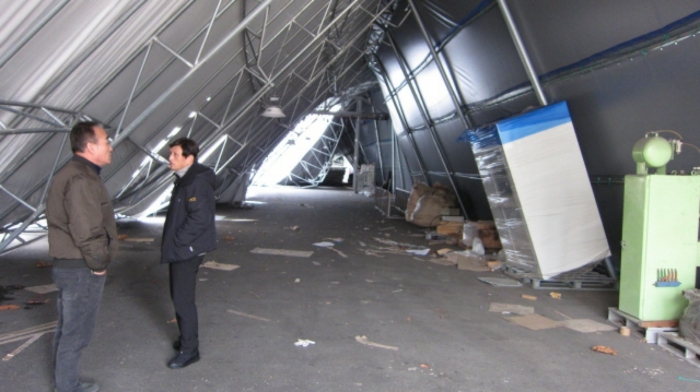 제시외 물건 파손 상황