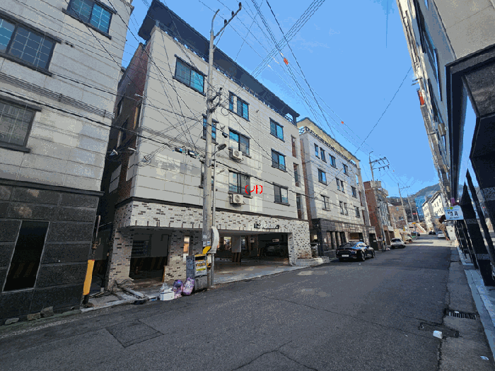 사진설명: (가) 및 전경, 위치: 본건 북동측