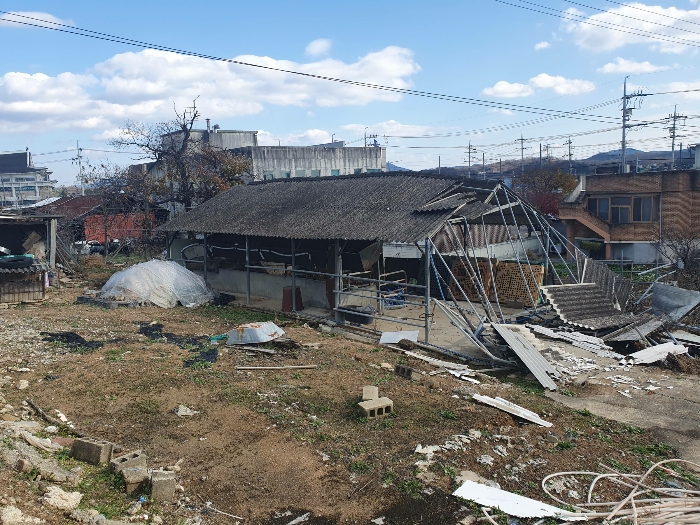 제시외건물 ㄱ)