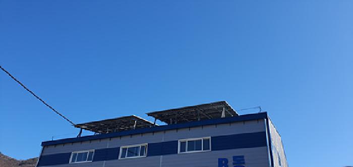 기호4 제시 건물 지붕위 태양광시설(임차인의 소유)