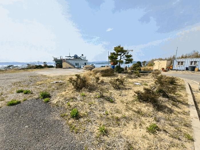 기호(12)(수목 등은 토지에 포함평가) 및 이동 가능한 조경석 등