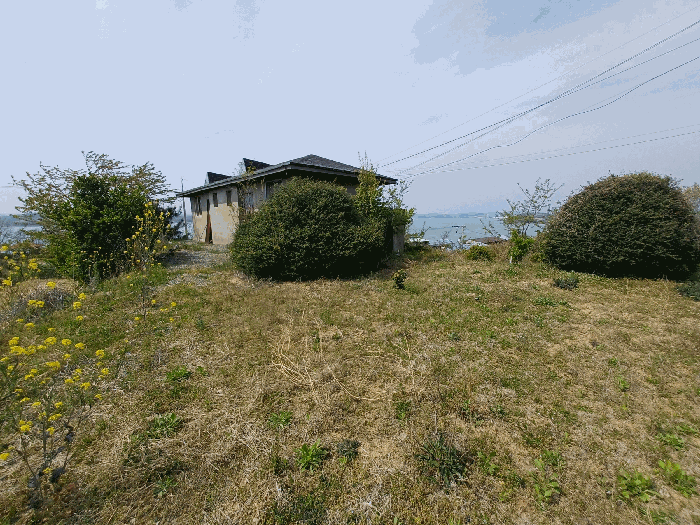 기호(8)(수목 등은 토지에 포함평가)