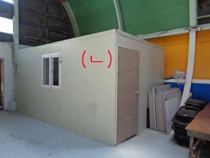 소재지5.(평화로 2157) 부속건물(5-2) 중 1층 내부에 제시외 건물(ㄴ) - (임차인 김솔이 시설)