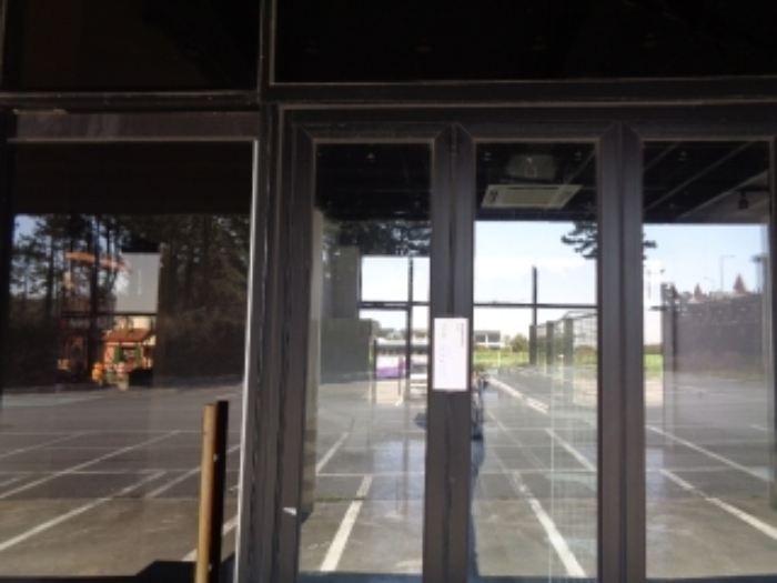 소재지6.(프시케상가) 제시건물 1층 출입문 및 안내문 부착사진