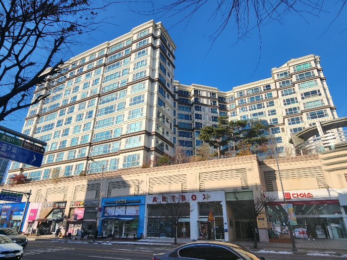 본건 전경(남동측에서 촬영)