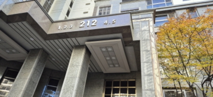 공동현관 출입문