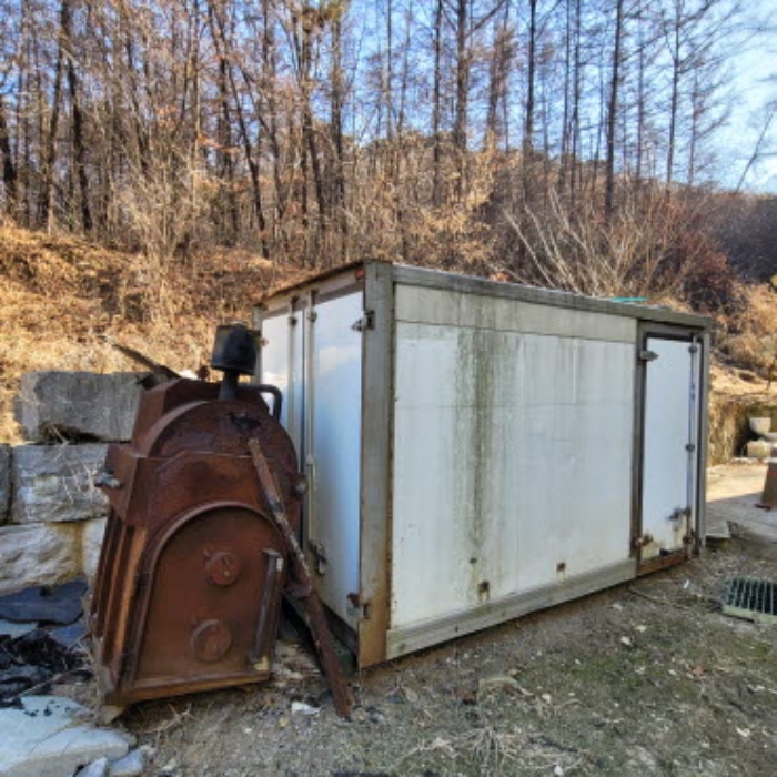 목록2 토지 및 제시외 컨테이너 전경