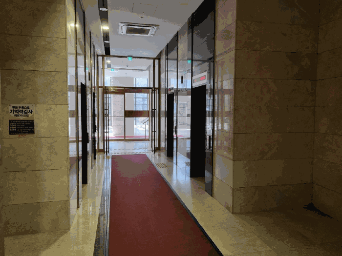 본건 건물 1층 승강기