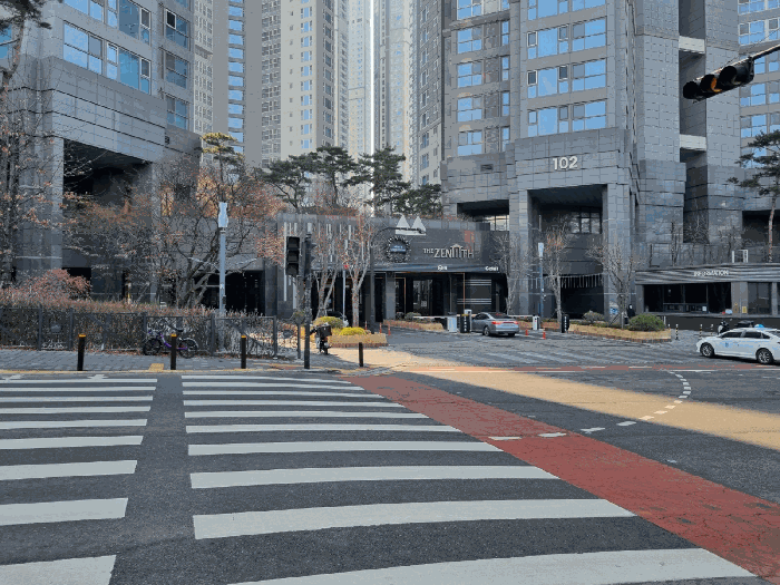 본건 단지 북측 출입구