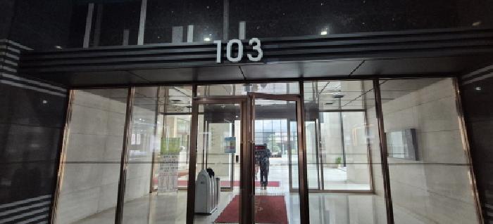 공동현관 출입문