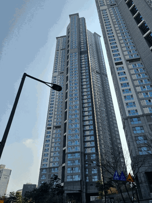 본건 건물 북서측 전경