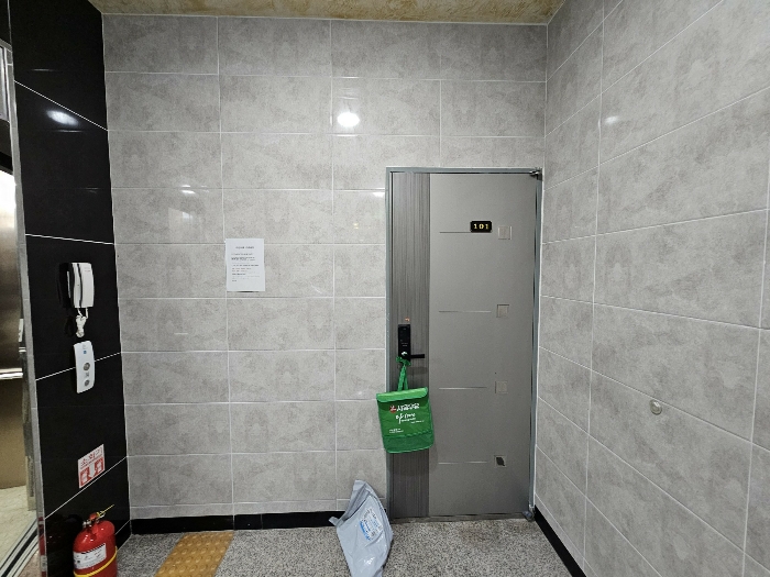 기호(가) - 지1층 101호