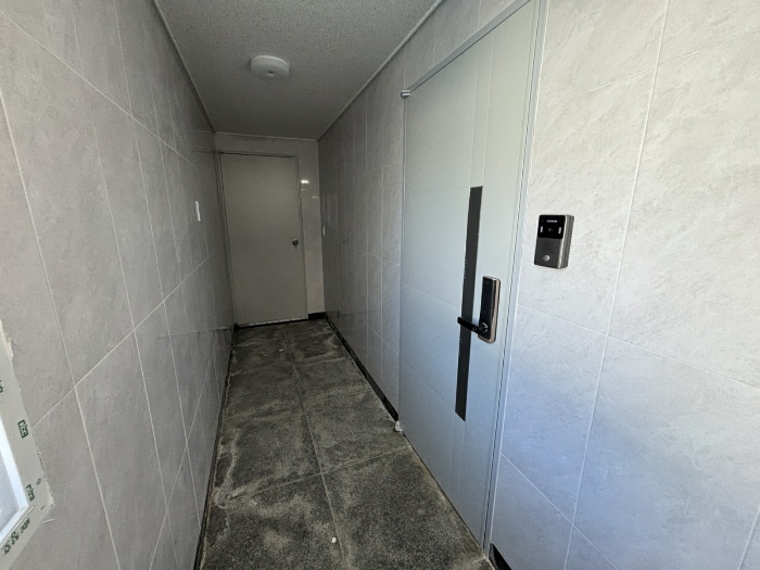 통칭 403호 출입문