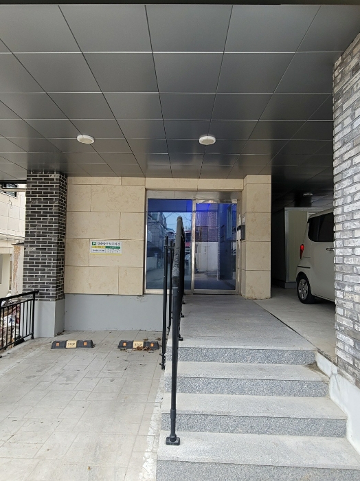 기호(2) 1층 출입구 전경
