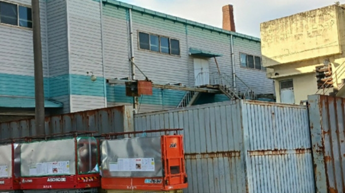 (2)제시외 철제 계단 및 철구조물 등 모습