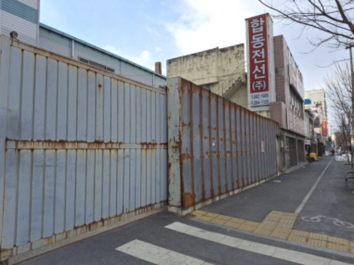 건물 동쪽 모습