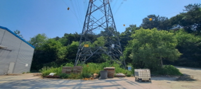 목록4 소재 고압송전탑 전경