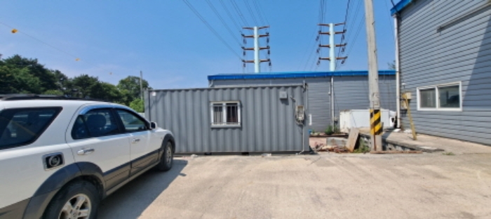 목록6 소재 제시외 컨테이너 전경