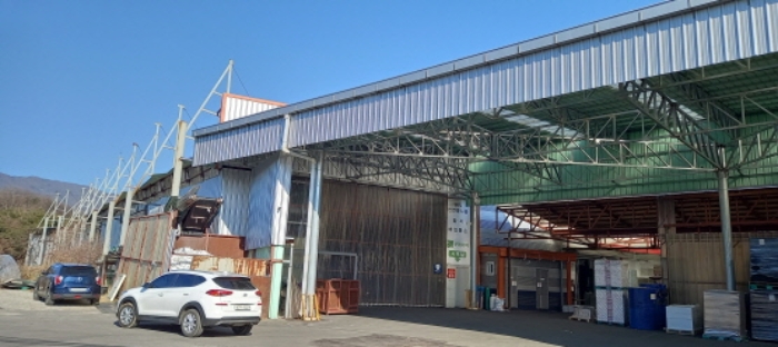 본건 공장 전경