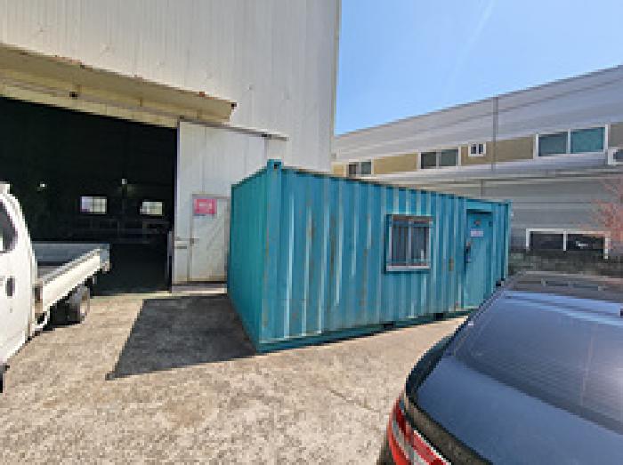 비동 앞 제시외 컨테이너