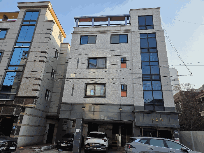 [본건전경(정면)]