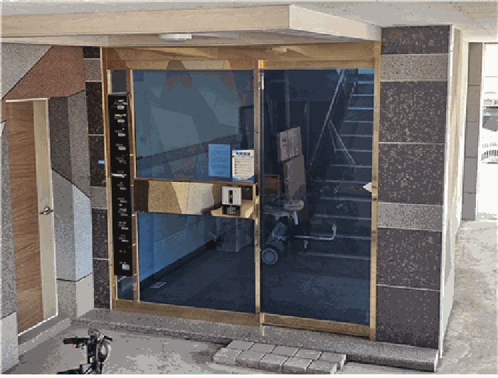 【 1층 계단실 】