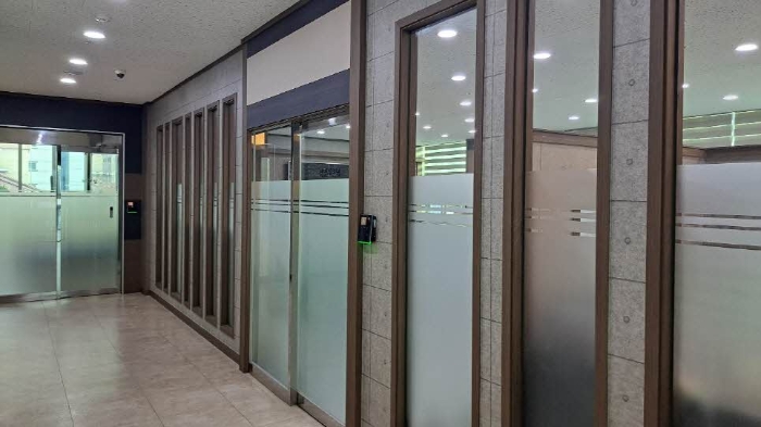 본건 4층 사무실{(주)엔트네이처팜}