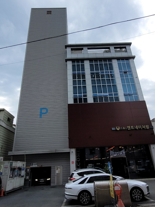 본건 전경( 북동에서 남서로)