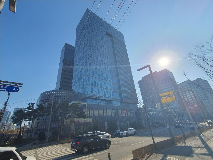 대상물건이 속한 건물 전경