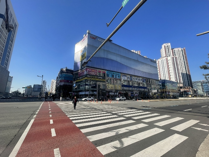 본건 소재 건물 전경