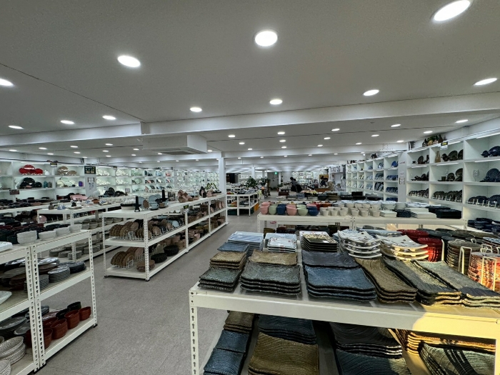 건물 1층 전체 내부