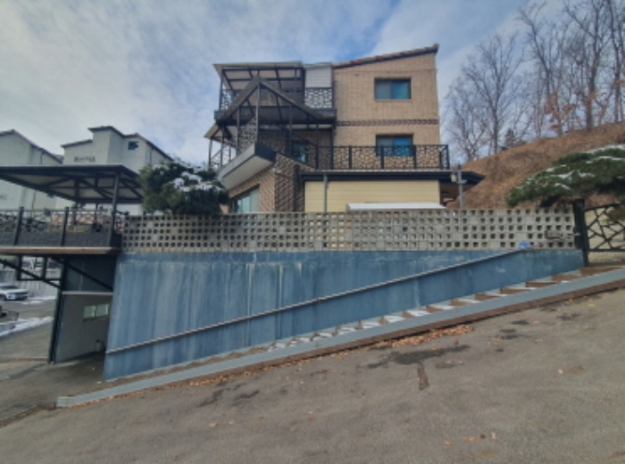 현장사진(토지, 건물 전경)