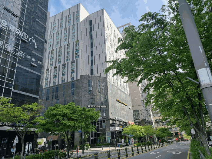 본건 남서측에서 촬영