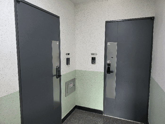 3층 302호 303호