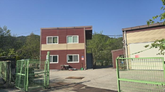 경북 칠곡군 동명면 송산리 655, 653-6,654-2.(백송로 631)지상공장의 전경