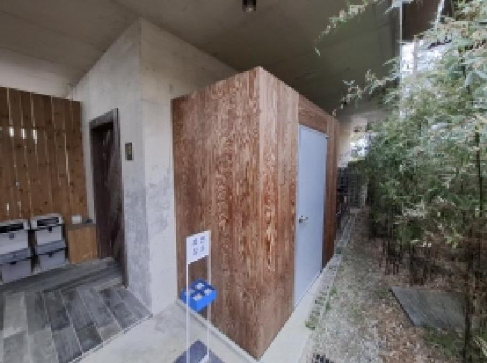 목록번호1 1층 입구 및 제시외 창고.