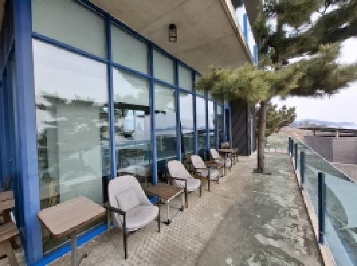 목록번호2 2층 카페.